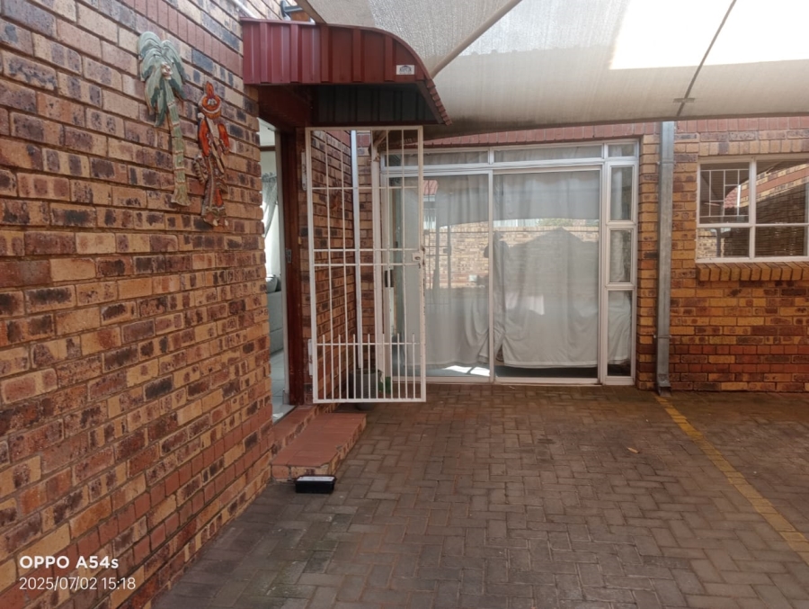 To Let 3 Bedroom Property for Rent in Hospitaalpark Free State